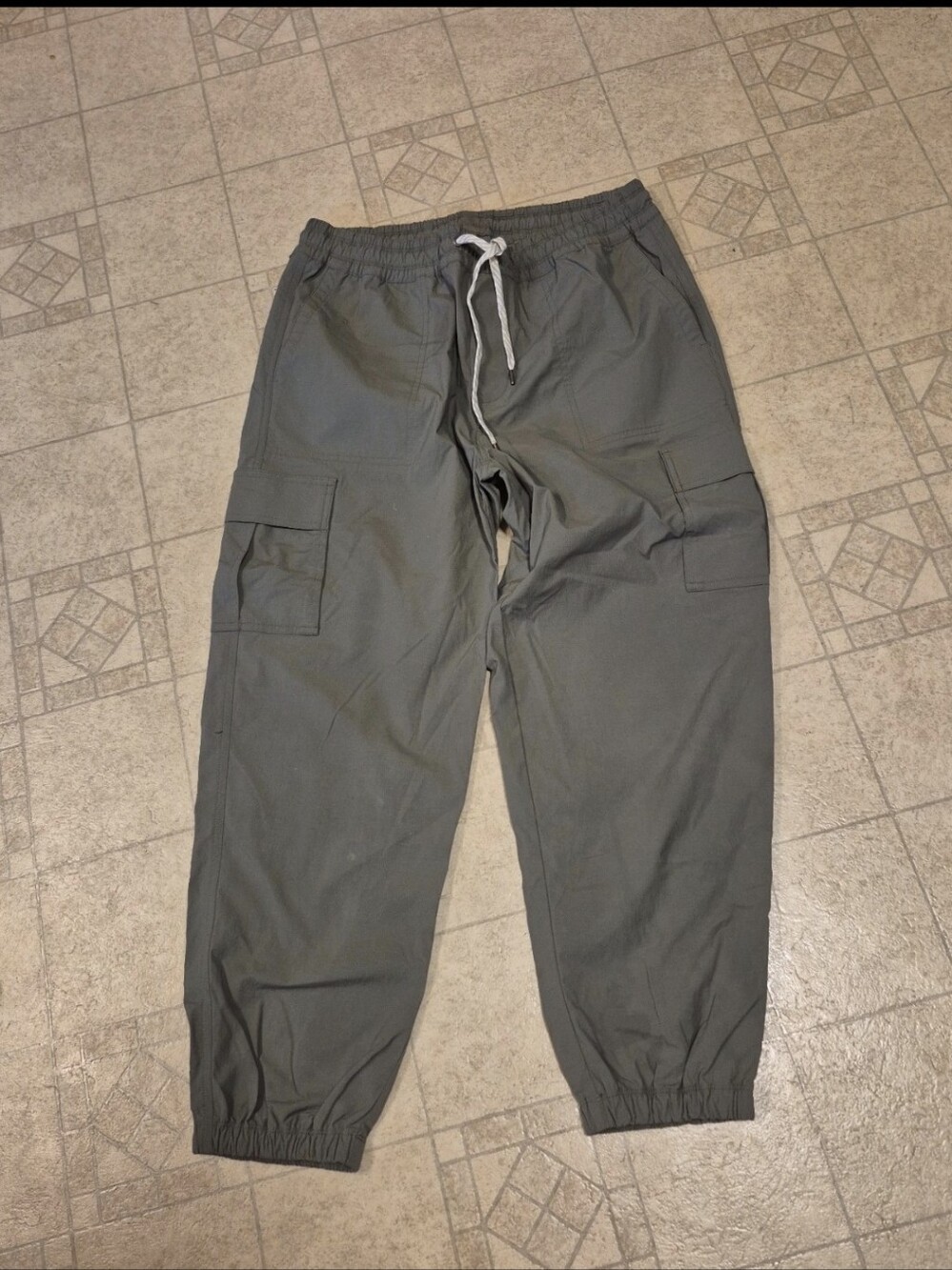Vuori Olive Green Women's Cargo Jogger Pants Size L